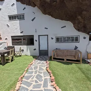 luxury-casa-rural-villa-karlawith-jacuzzi-and-swimming-pool.in-canary-islands.com/